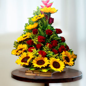 RAMO 11 - Girasoles y rosas triangular